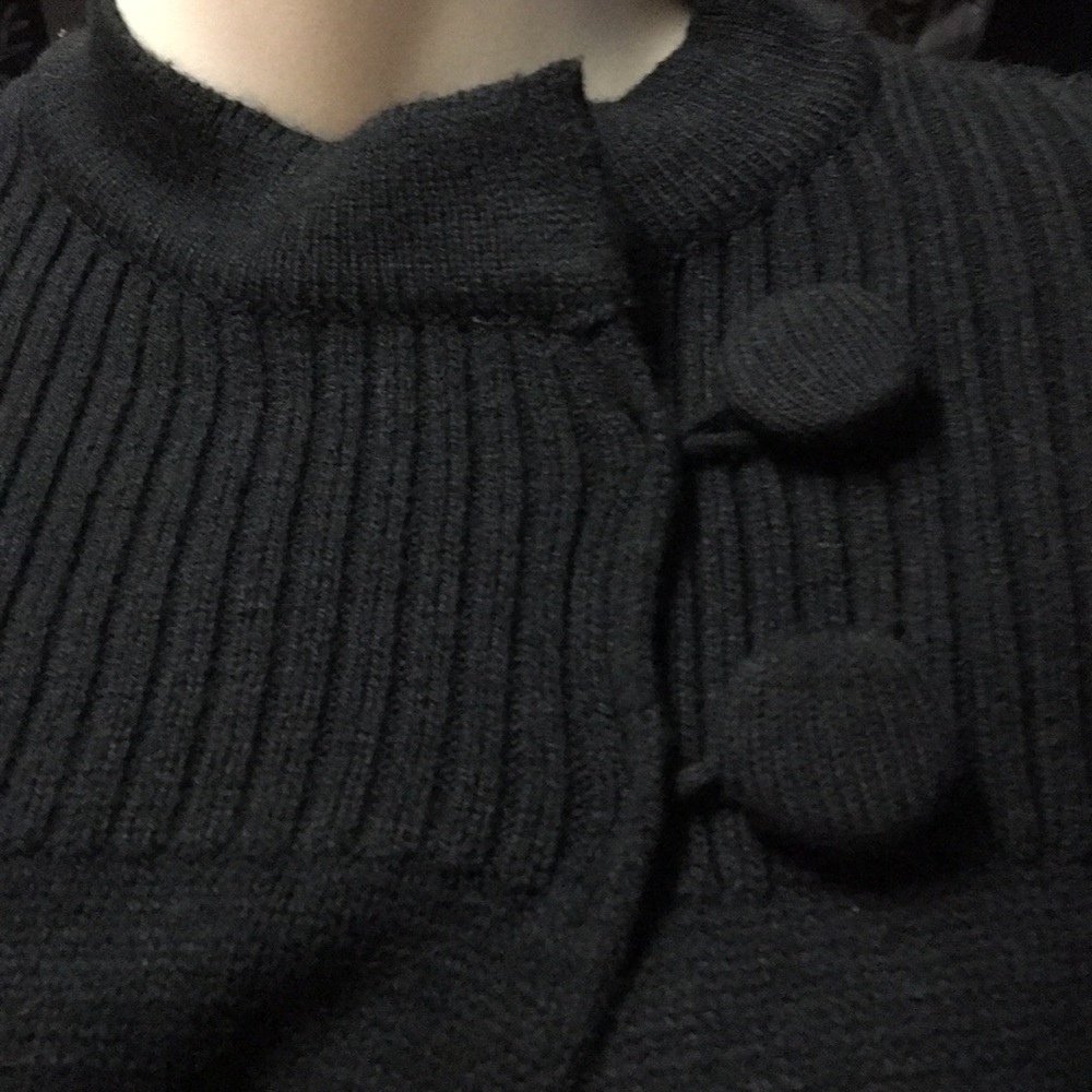 LIV Sweater ๐ - Picture 2 of 5